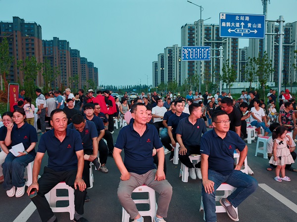 演出现场2.jpg 演出现场2.jpg