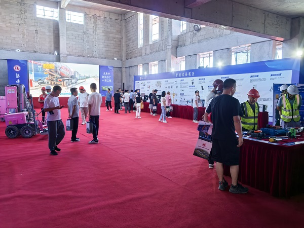 展厅.jpg 展厅.jpg