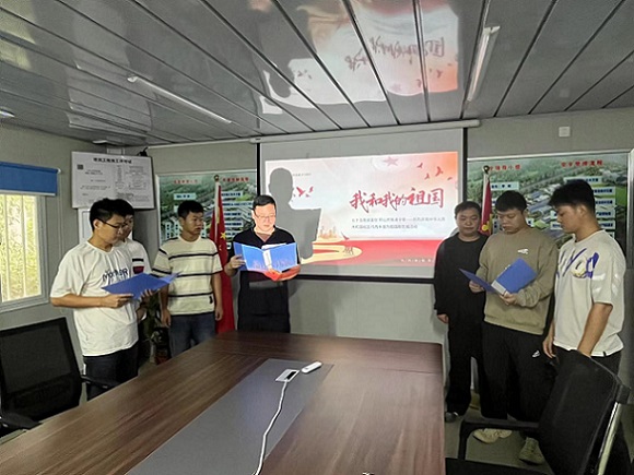 红色诗歌朗诵.jpg 红色诗歌朗诵.jpg